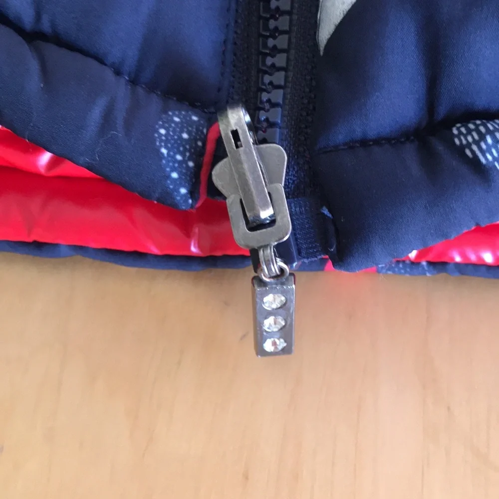 3 Pommes reversible puffy vest size 2/3 in excellent condition navy & red hearts
